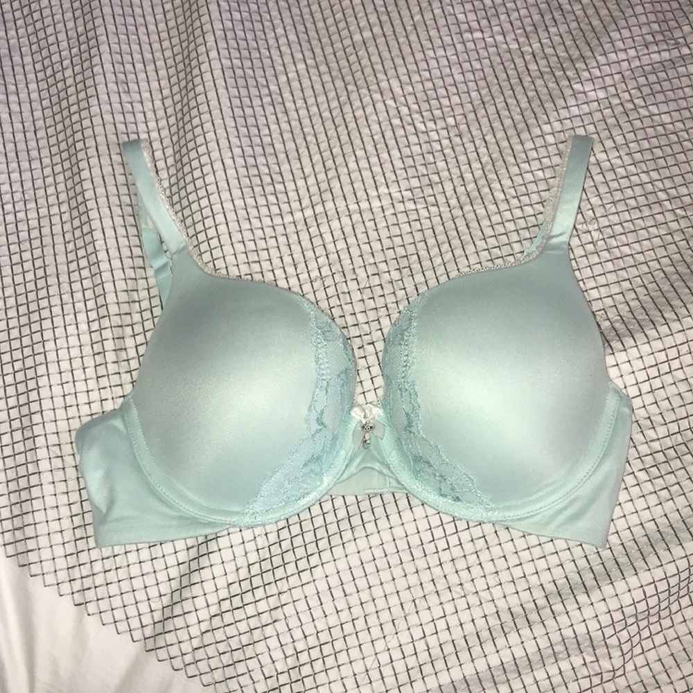Victoria’s Secret Body by Victoria Bra